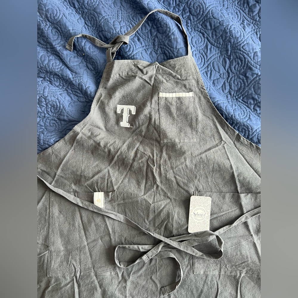 NWT Texas Rangers baseball cooking apron.  Linen.  Great for baking or grilling.